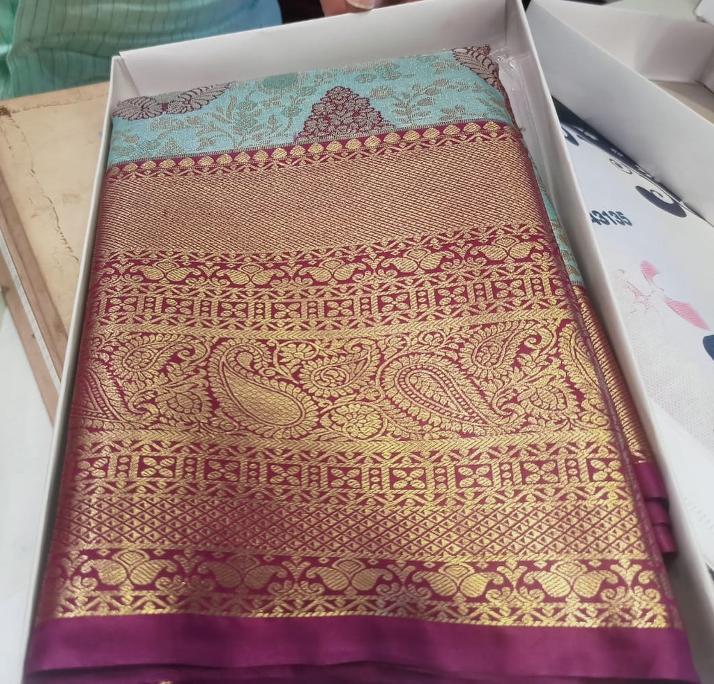 Women Saree Red & Green