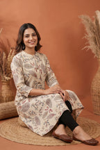 Cream Cotton A Line Princess Cut Kurta with Leaf Print